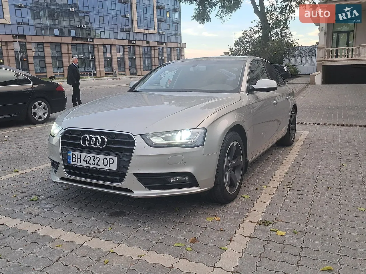 Audi A4 2014 photo 2