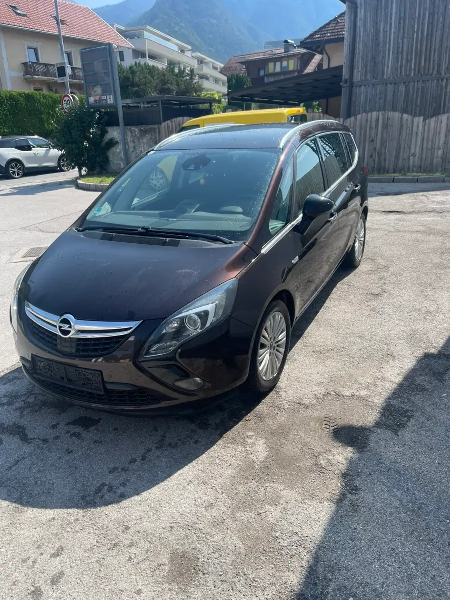 Opel Zafira Tourer 2013 photo 2