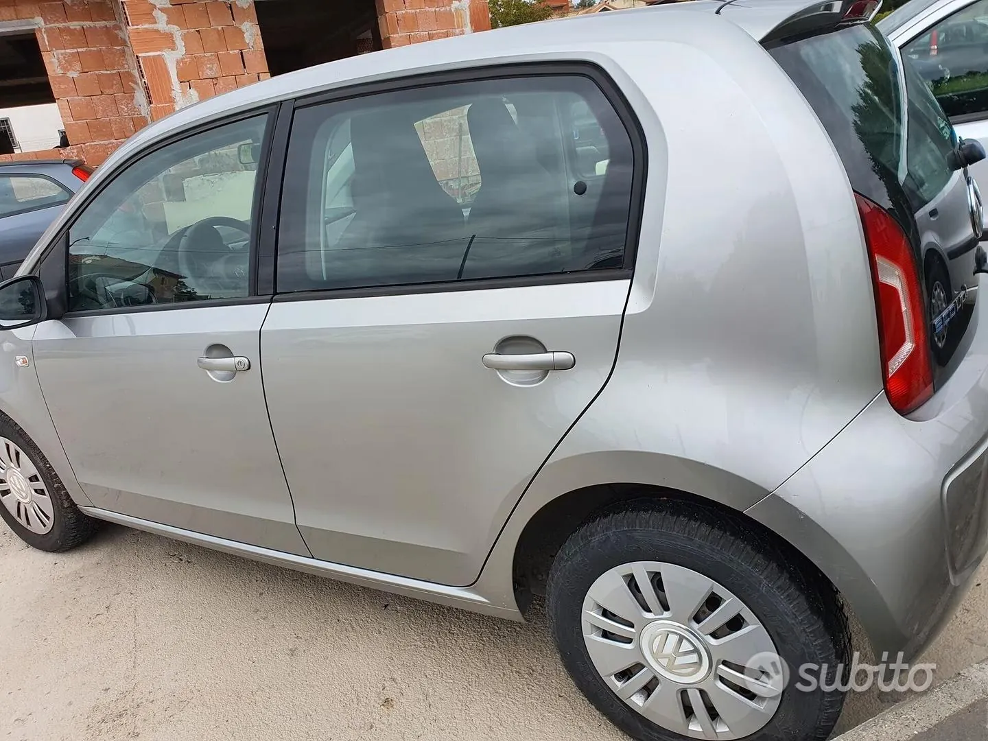 Volkswagen Up 2013 photo 2