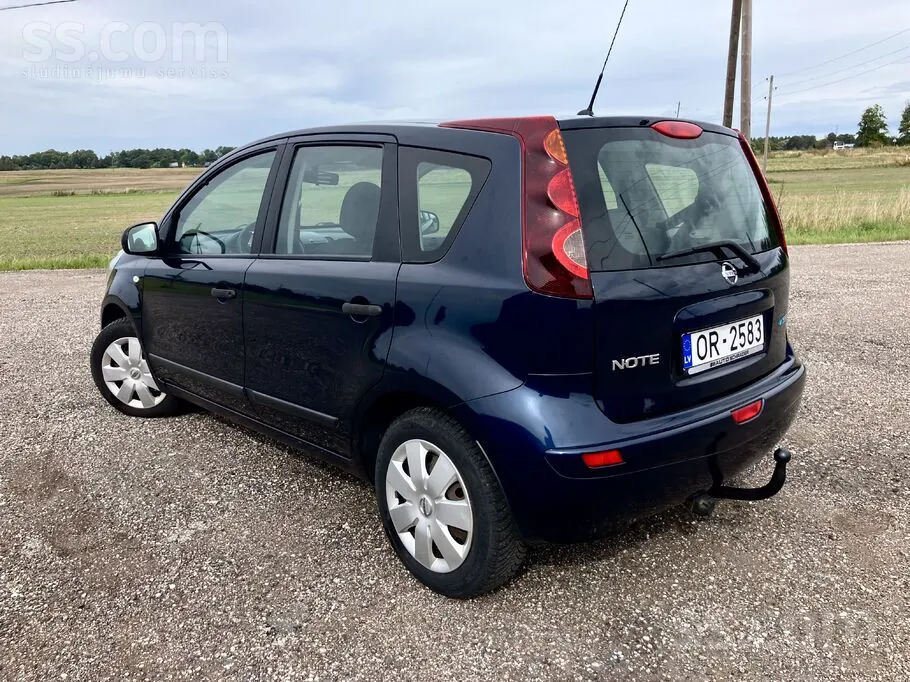 Nissan Note 2011 photo 5
