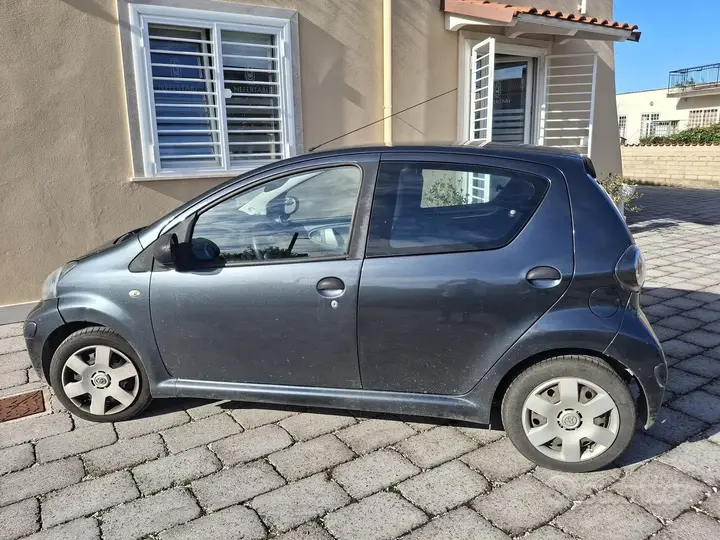 Toyota Aygo 2011 photo 3