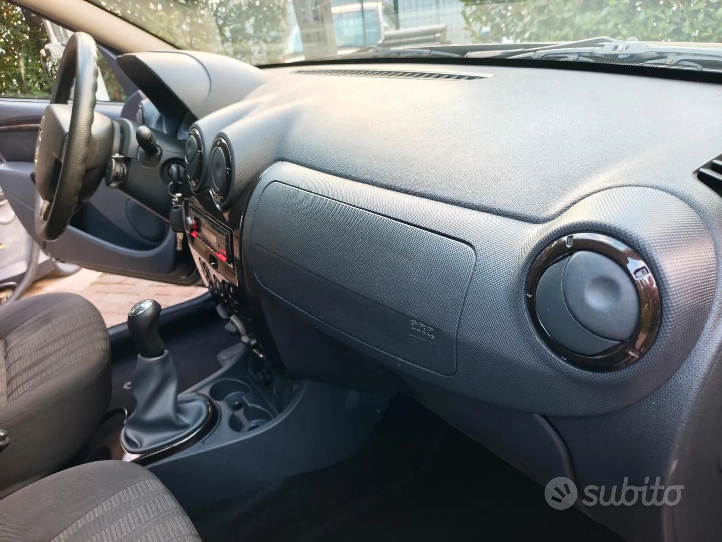 Dacia Duster 2011 photo 5