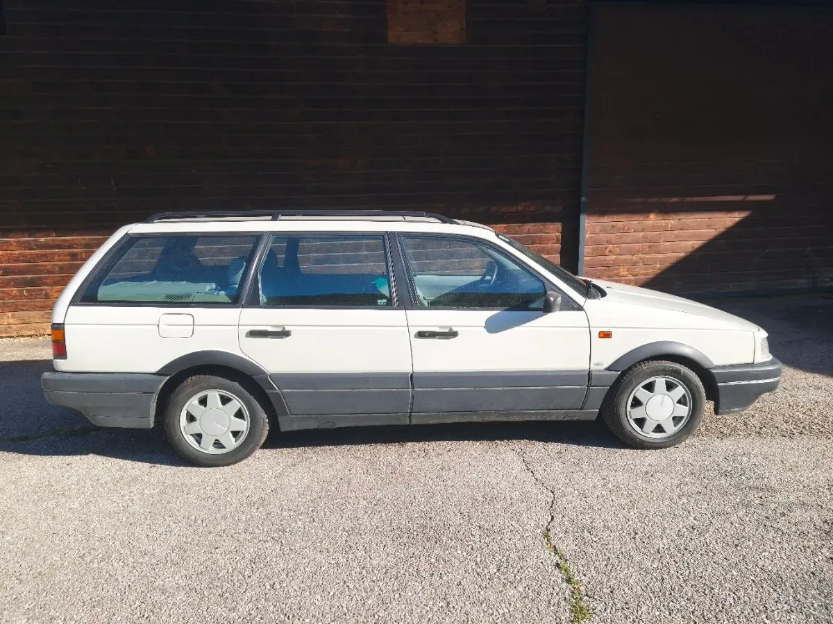 Volkswagen Passat 1992 photo 2