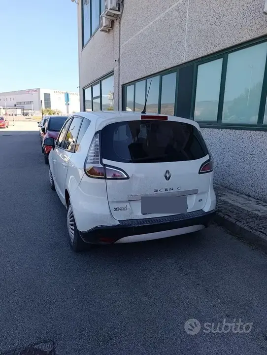 Renault Scenic 2014 photo 4