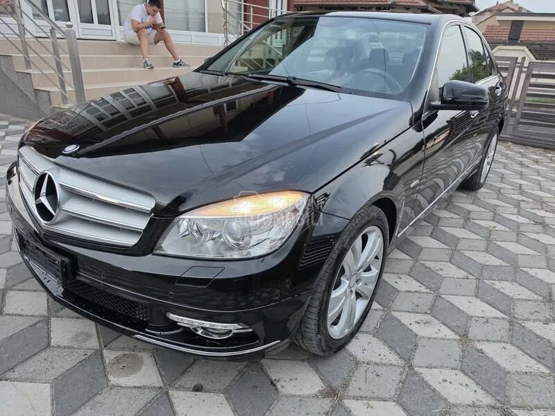 Mercedes-Benz C320
