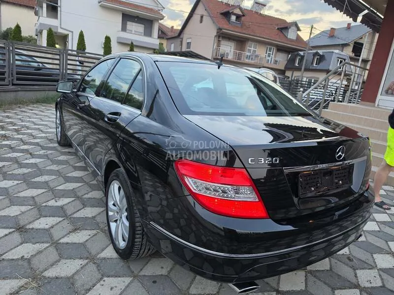 Mercedes-Benz C320 2010 photo 4