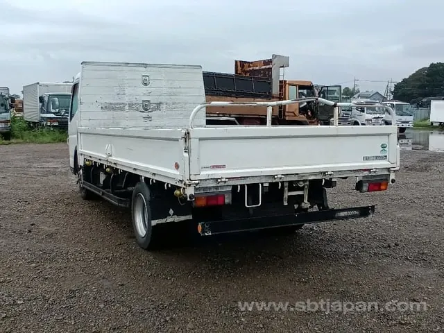 Mitsubishi Canter 2014 photo 3