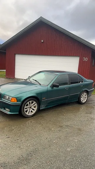 BMW 320I