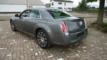 Lancia Thema 2012 photo 2