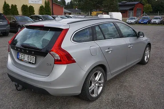 Volvo V60 2013 photo 2