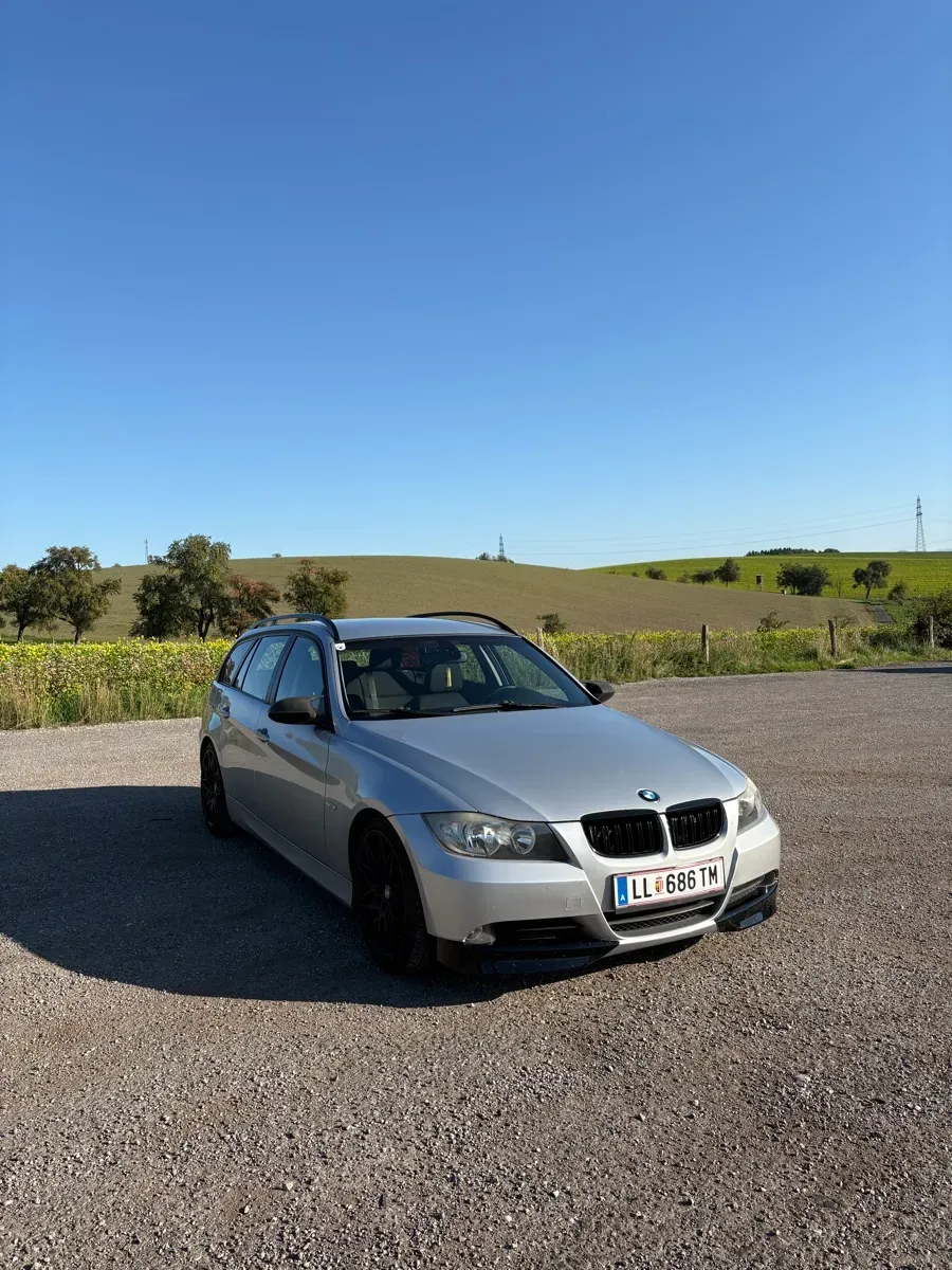 BMW 3 Series 2009 photo 3