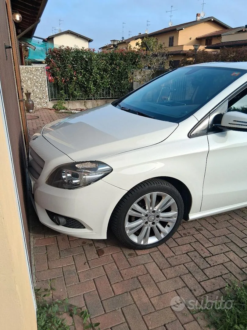 Mercedes-Benz B 2013 photo 5