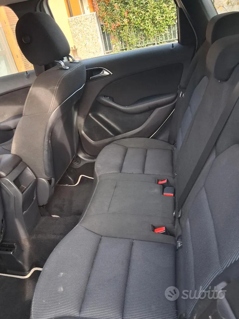 Mercedes-Benz B 2013 photo 2