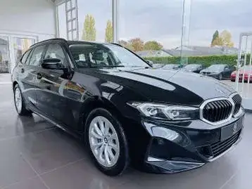 BMW 3 Series 2022 photo 3