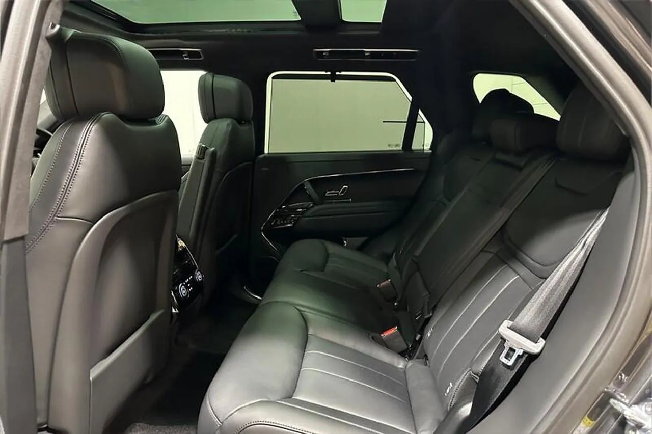 Land Rover Range Rover Sport 2026 photo 4