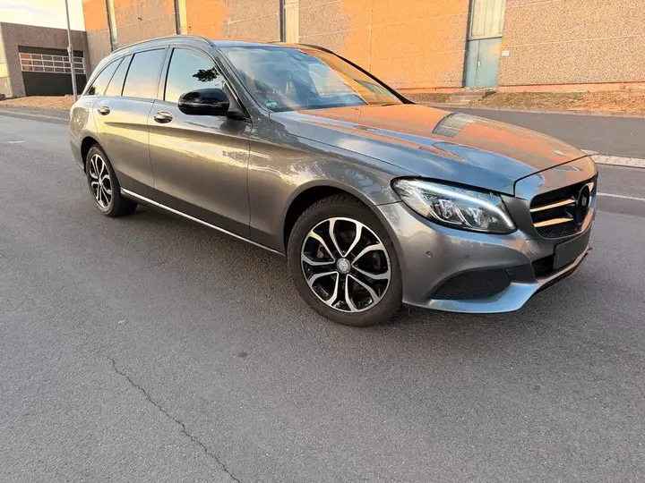 Mercedes-Benz C200