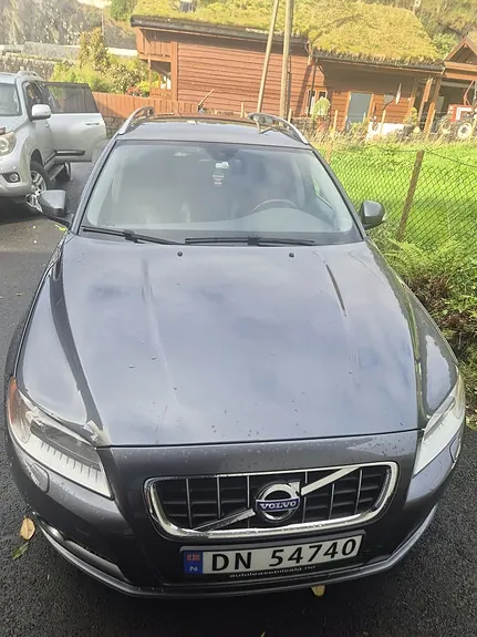 Volvo V70 2011 photo 2