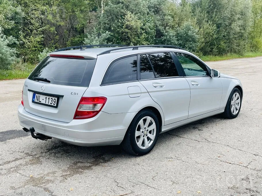Mercedes-Benz C200 2009 photo 2