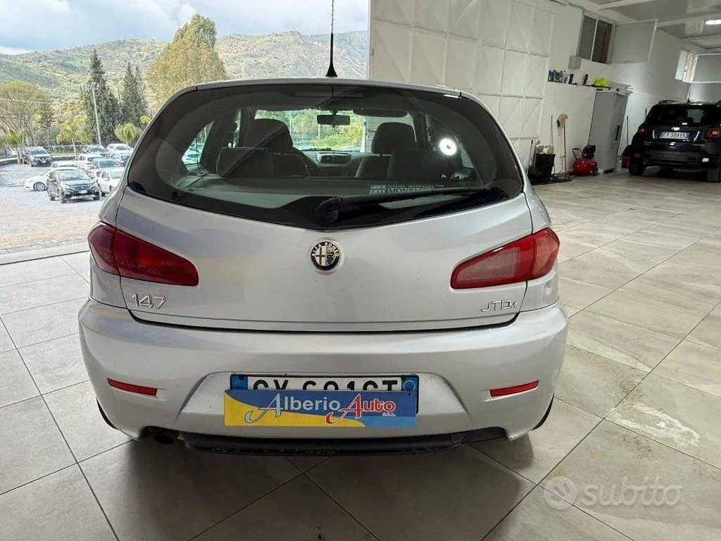 Alfa Romeo 147 2005 photo 5