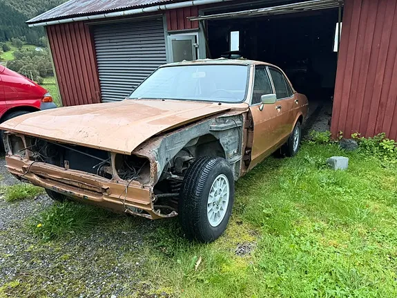 Ford Granada 1977 photo 3