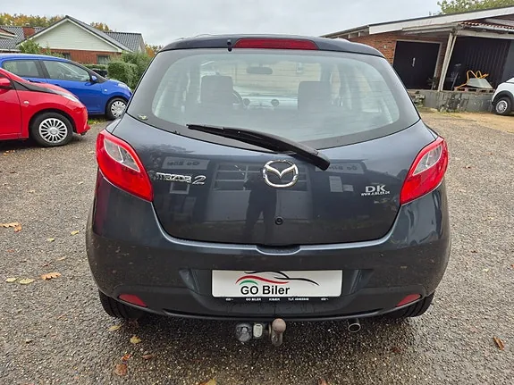 Mazda 2 2009 photo 4