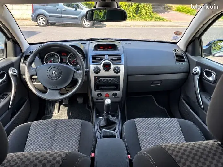 Renault Megane 2002 photo 2