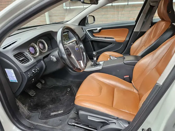 Volvo V60 2012 photo 5