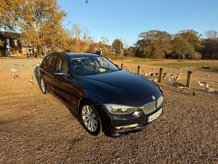 BMW 320I 2013 photo 3