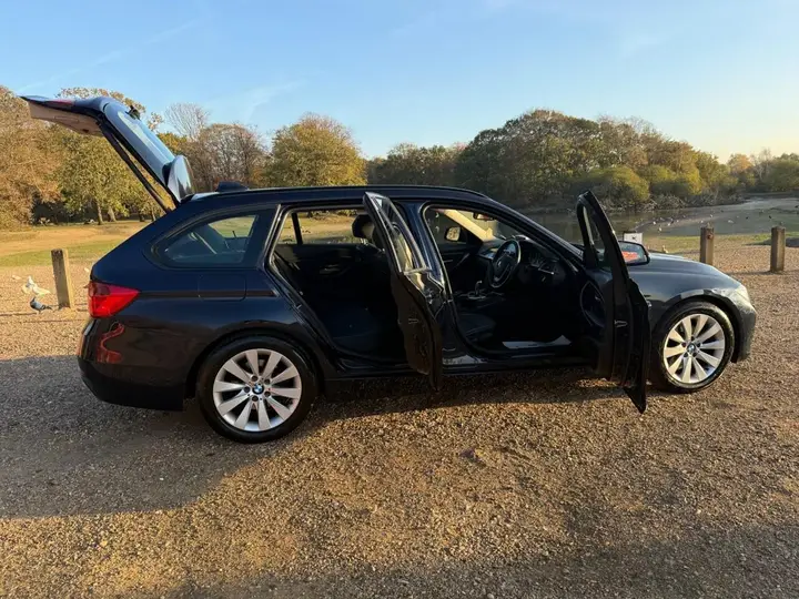 BMW 320I 2013 photo 4