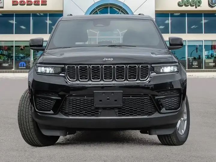 Jeep Grand Cherokee 2026 photo 2