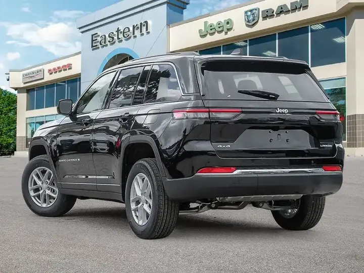Jeep Grand Cherokee 2026 photo 4