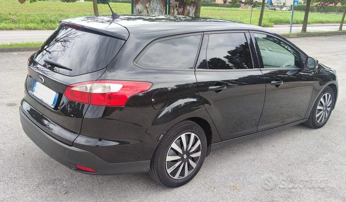 Ford Focus 2013 photo 3