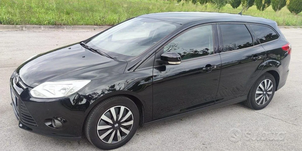 Ford Focus 2013 photo 2