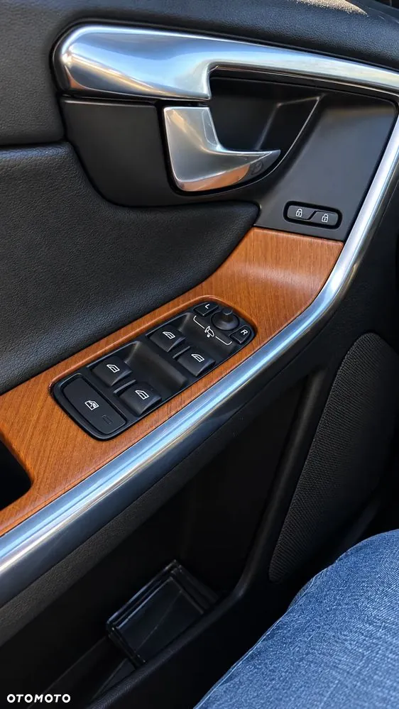 Volvo Xc60 2016 photo 2