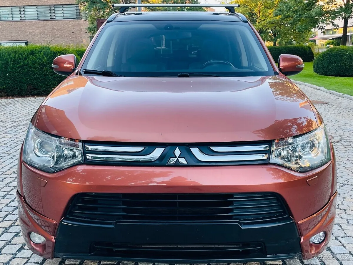 Mitsubishi Outlander 2012 photo 3