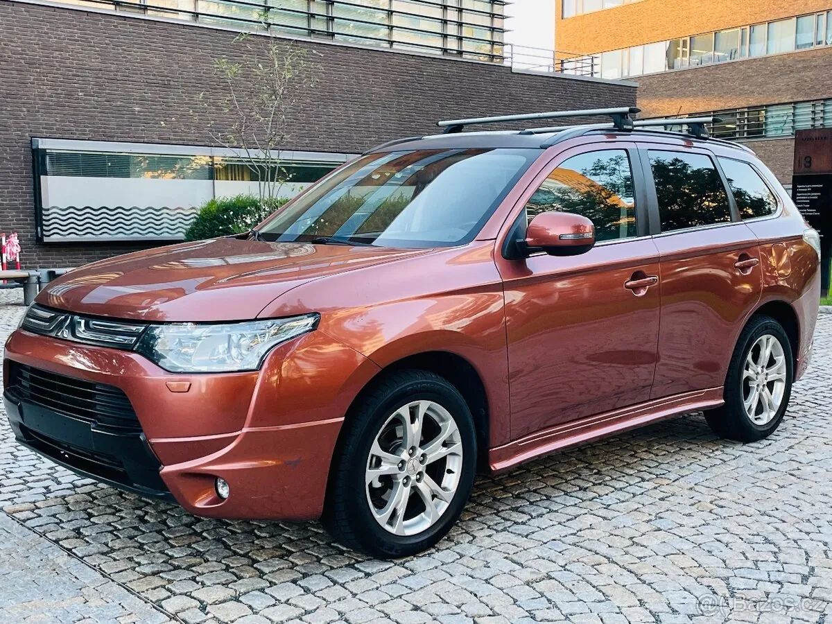 Mitsubishi Outlander 2012 photo 2