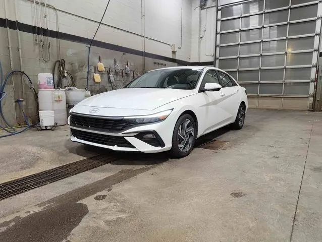 Hyundai Elantra 2025 photo 4