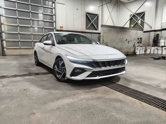 Hyundai Elantra 2025 photo 2