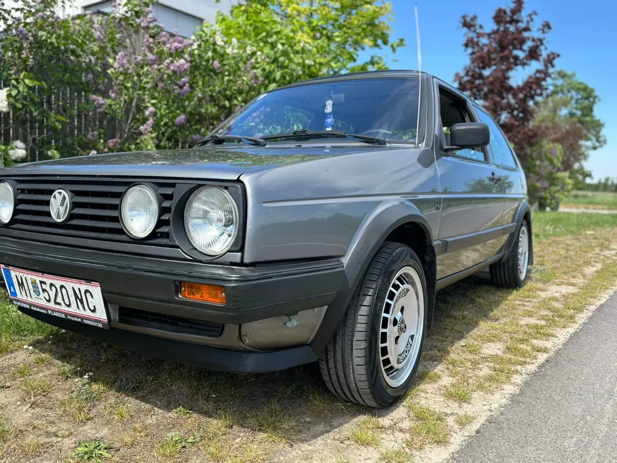 Volkswagen Golf 1989 photo 2
