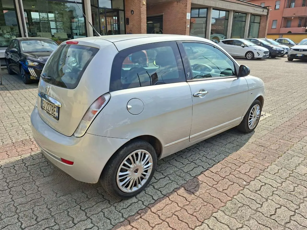 Lancia Ypsilon 2011 photo 5