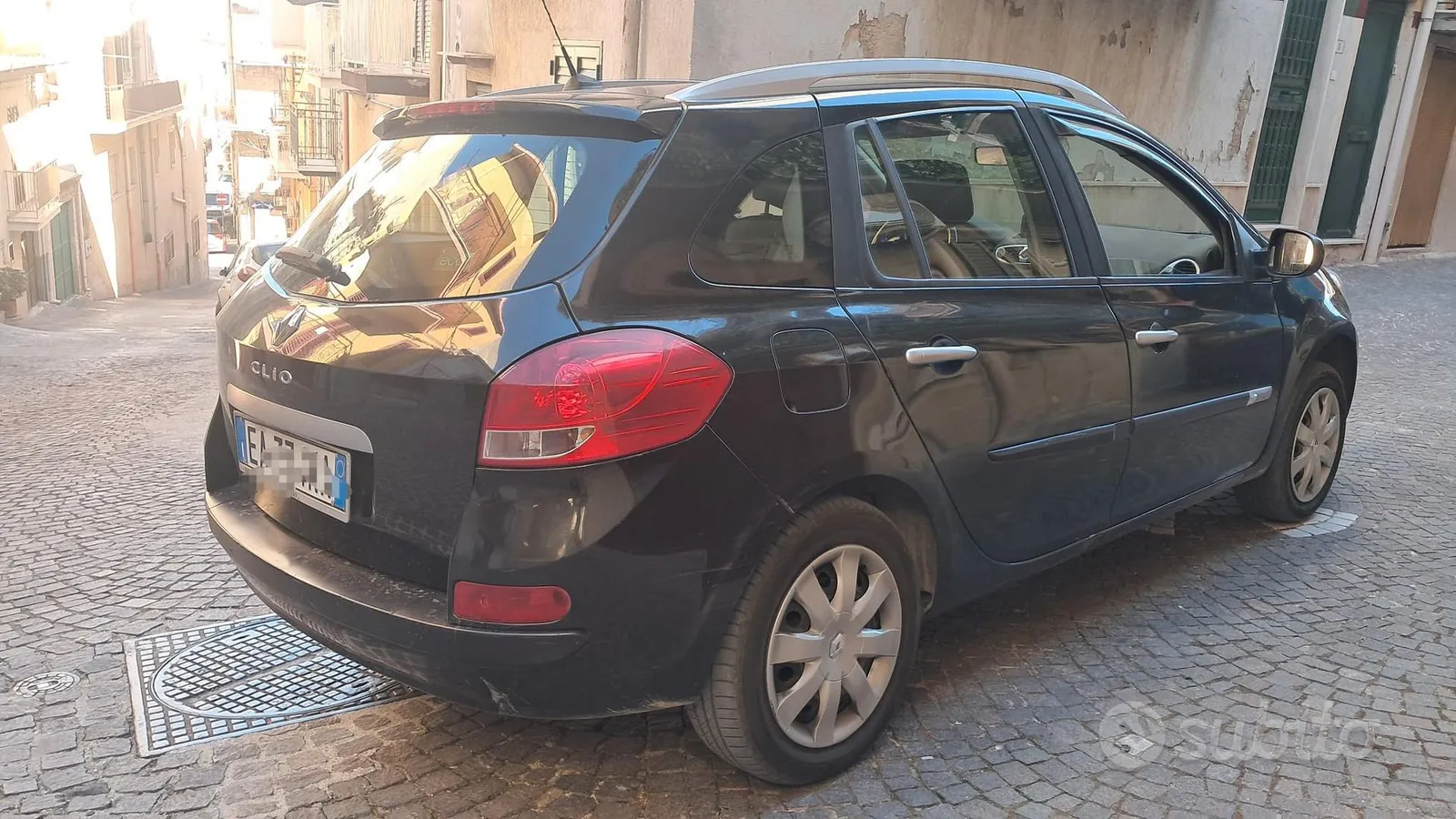 Renault Clio 2010 photo 2