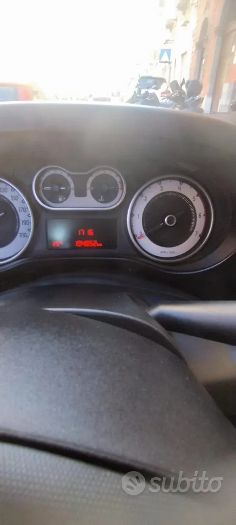 Fiat 500L 2012 photo 4