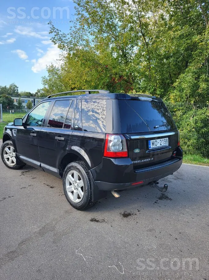 Land Rover Freelander 2011 photo 4