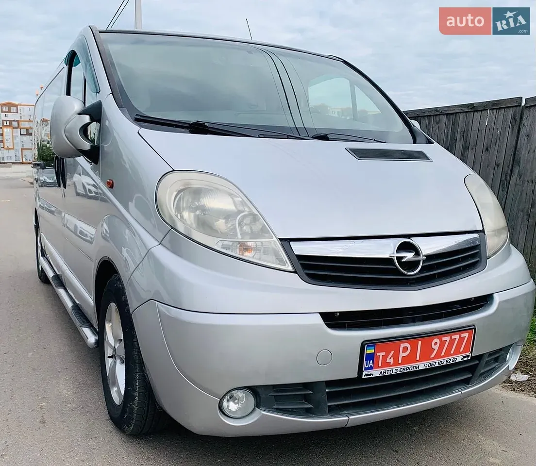 Opel Vivaro 2009 photo 2