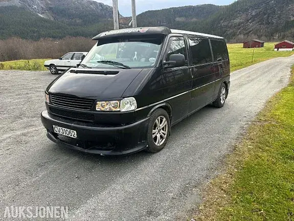 Volkswagen Caravelle 2000 photo 2