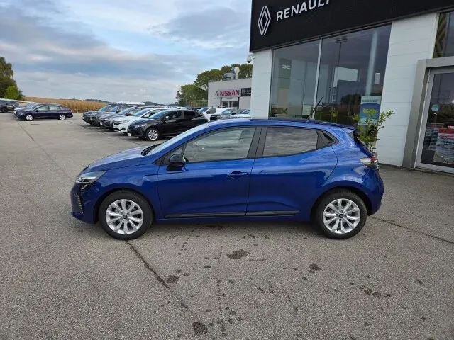 Renault Clio photo 2