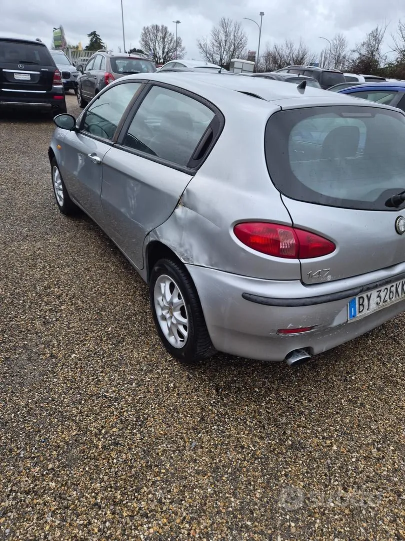 Alfa Romeo 147 2002 photo 5