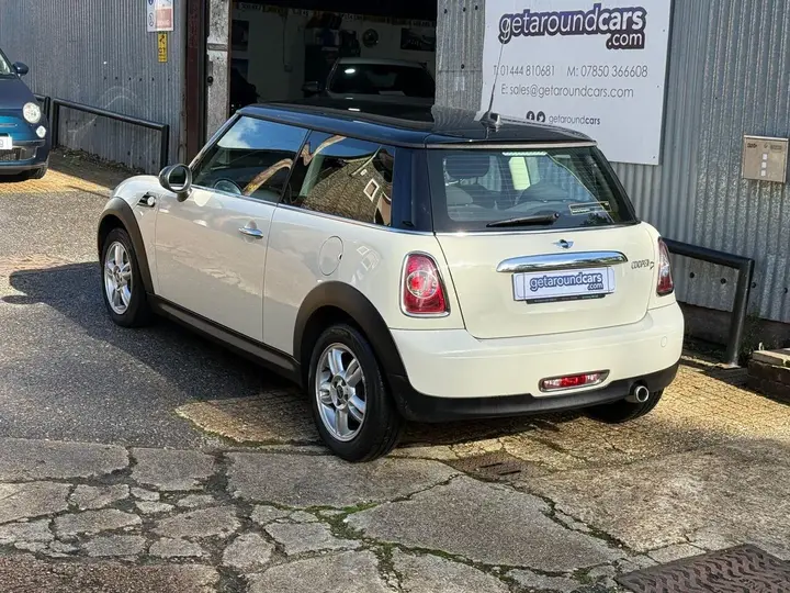 Mini Cooper D 2011 photo 3