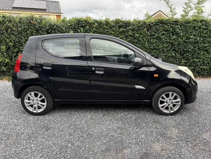 Suzuki Alto 2010 photo 2