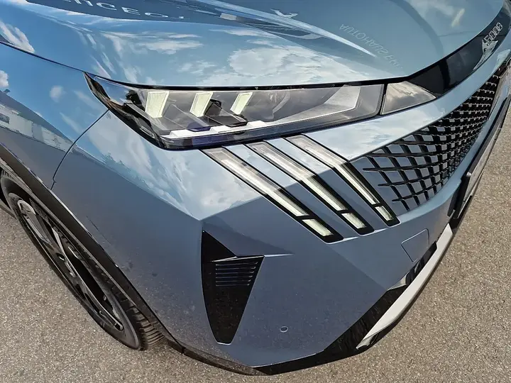 Peugeot 5008 photo 3